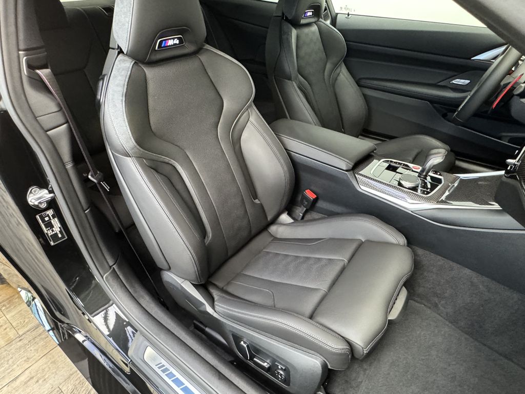 BMW M4 2025