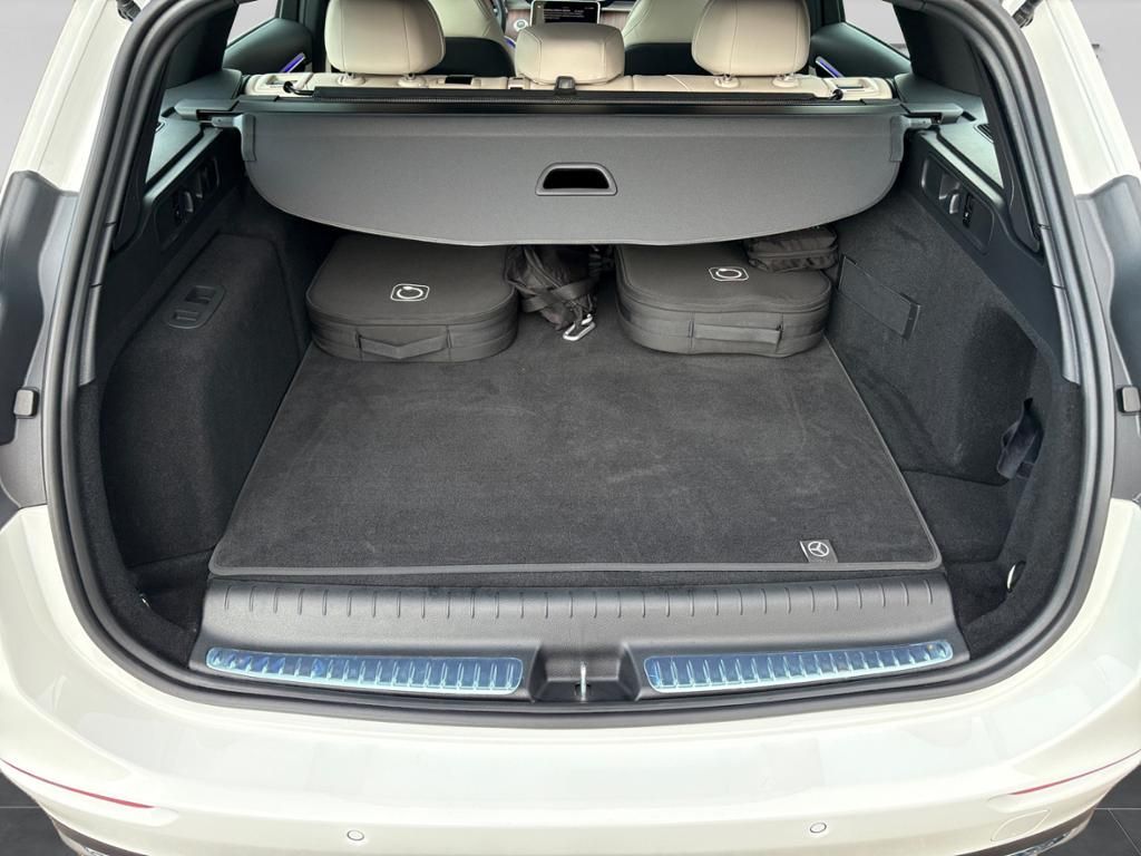 Mercedes-Benz C 300 2025