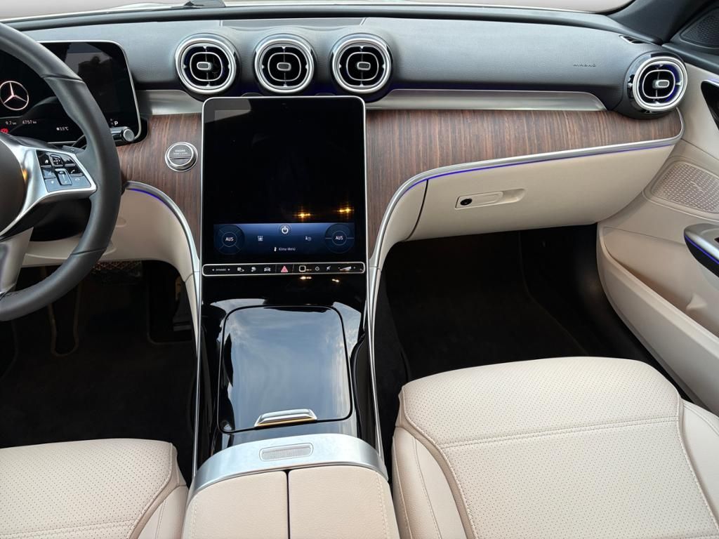 Mercedes-Benz C 300 2025