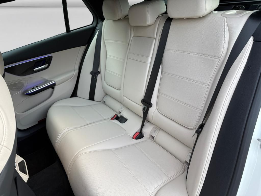 Mercedes-Benz C 300 2025