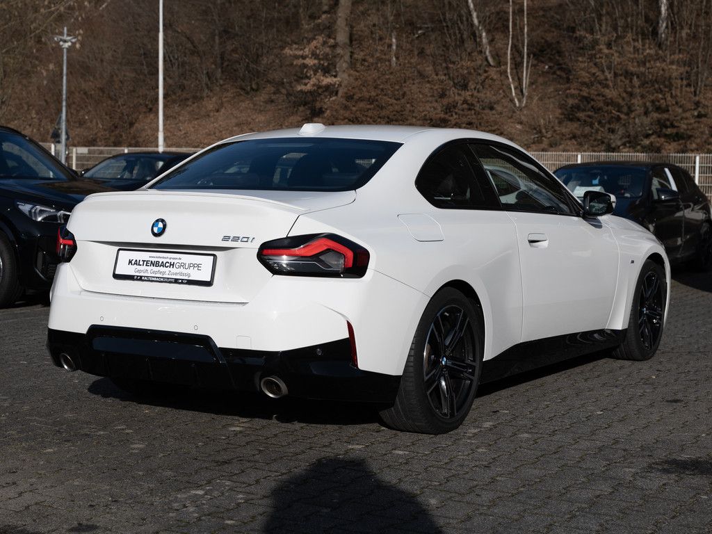 BMW 220 2023
