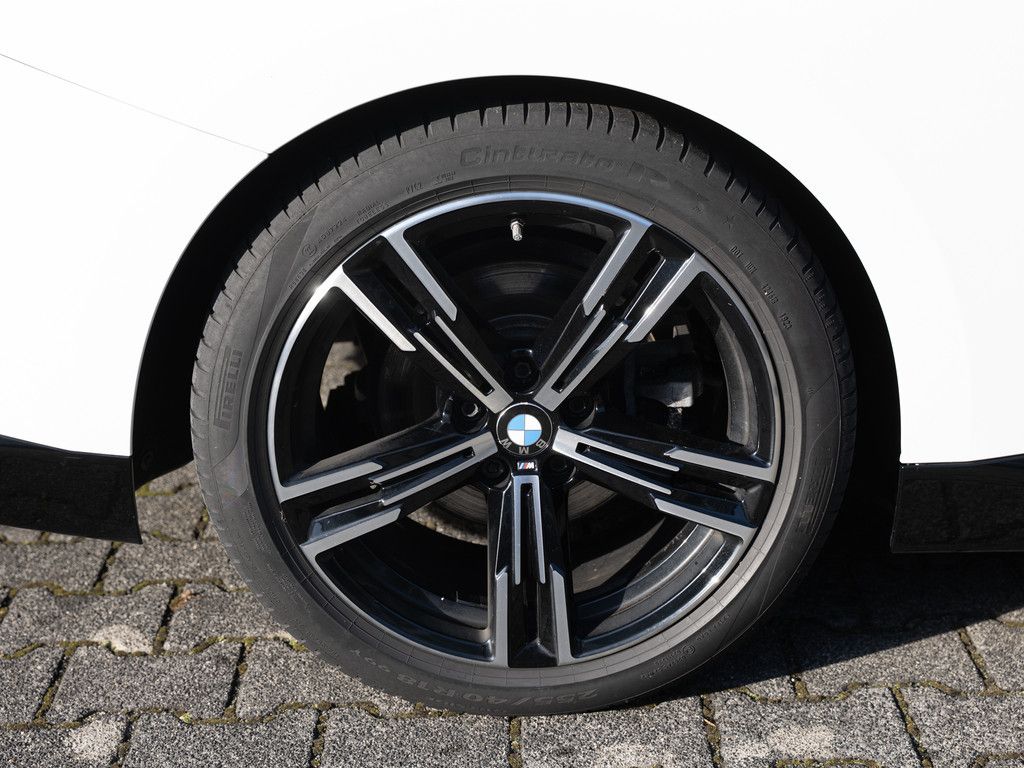 BMW 220 2023