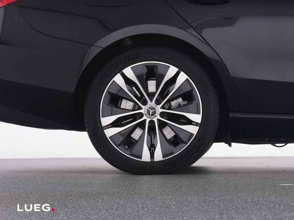 Mercedes-Benz C 300 2025