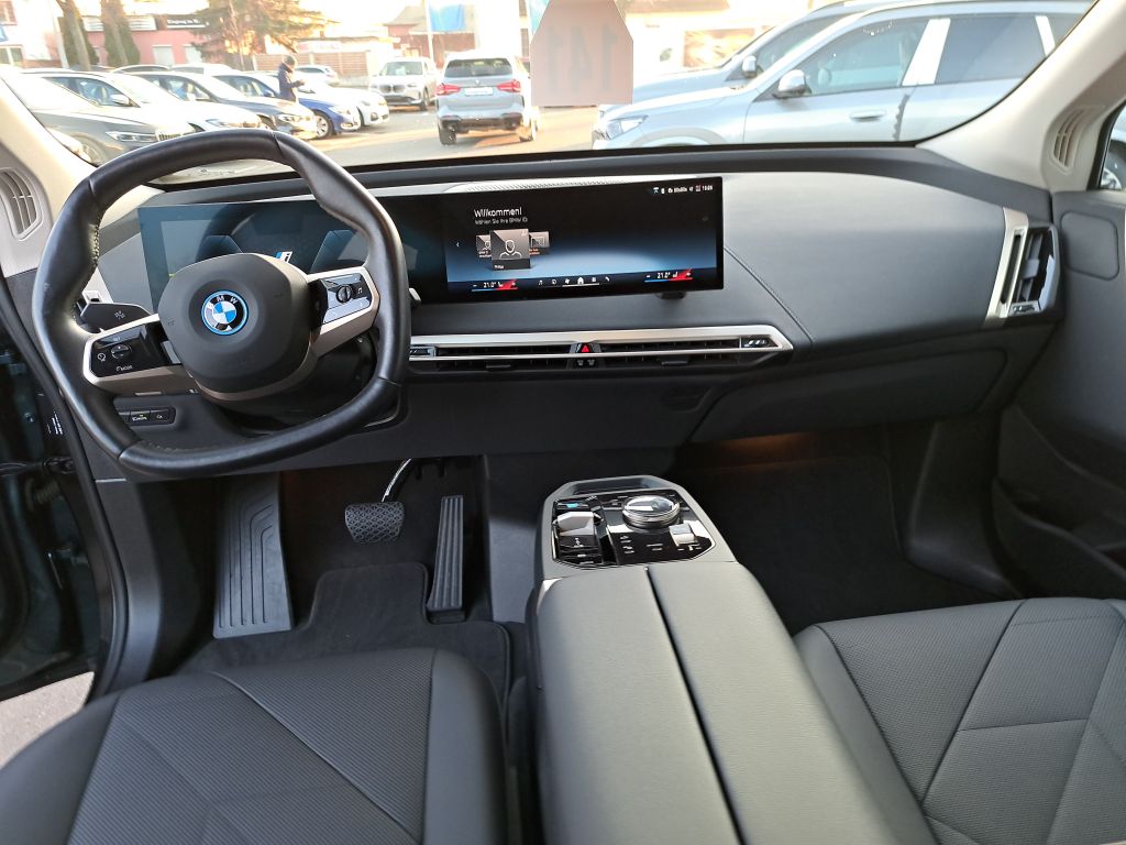 BMW iX 2023