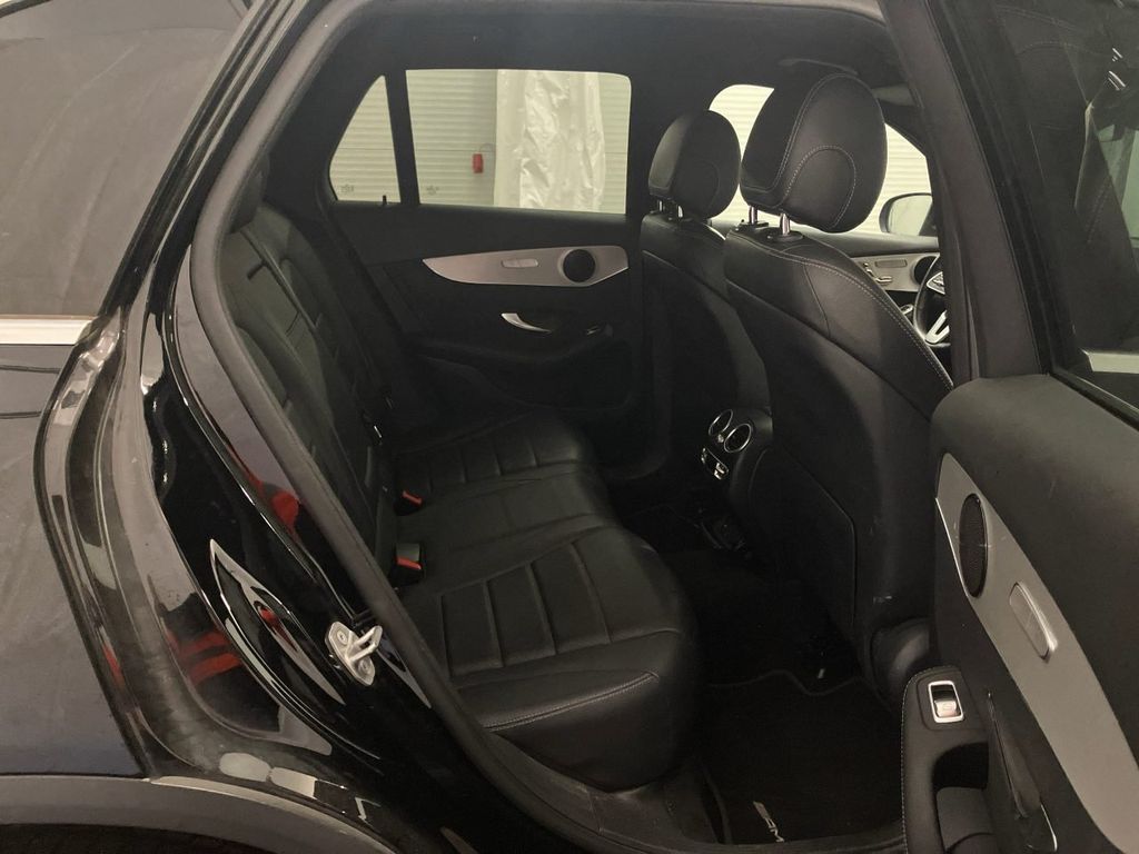 Mercedes-Benz GLC 300 2021