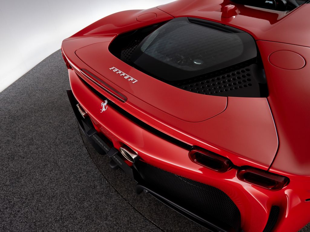 Ferrari SF90 2025