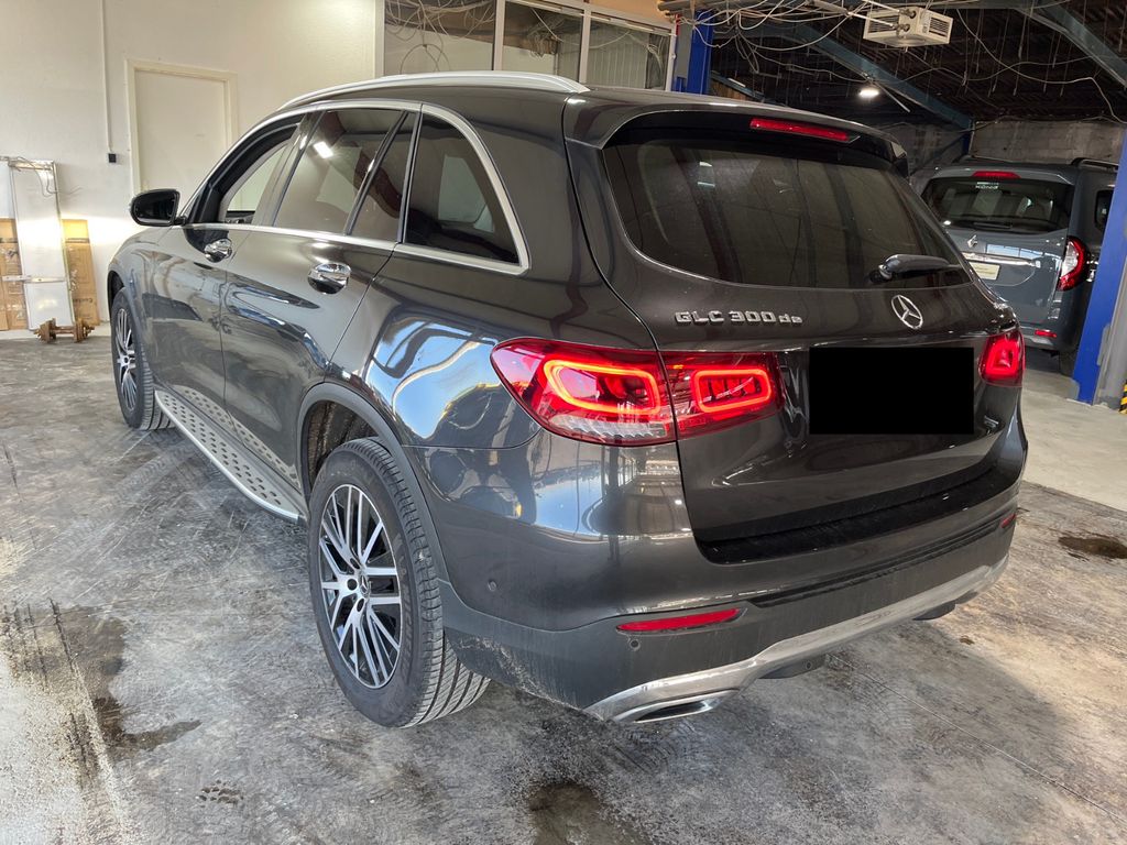 Mercedes-Benz GLC 300 2021