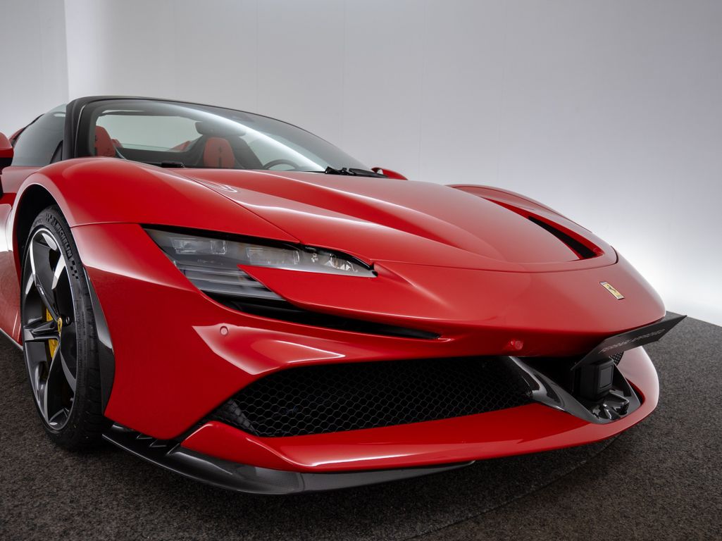 Ferrari SF90 2025