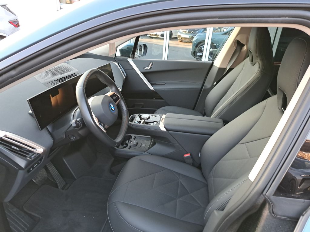 BMW iX 2023