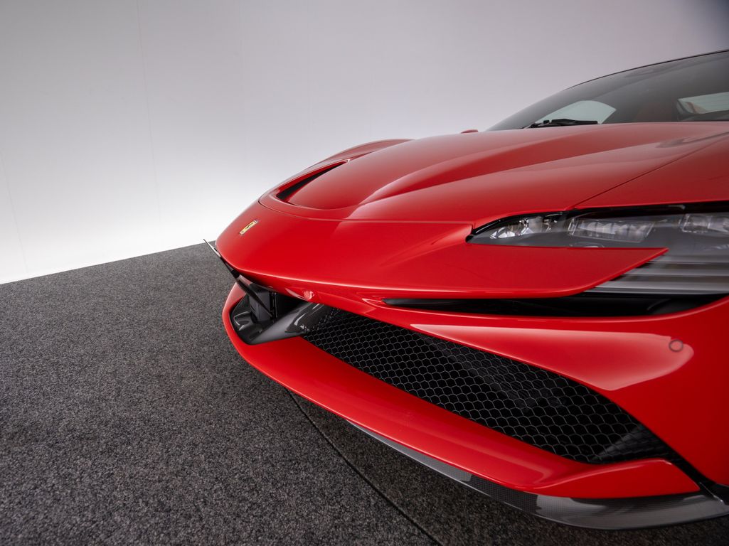 Ferrari SF90 2025