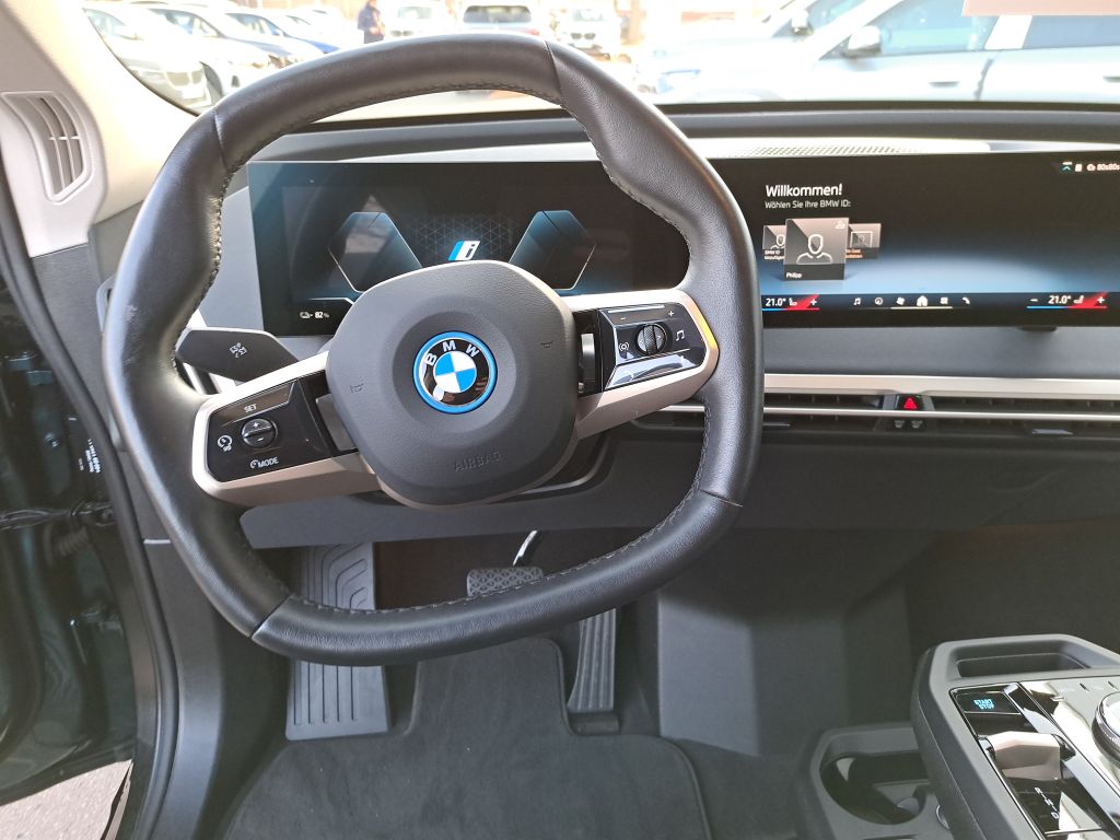 BMW iX 2023