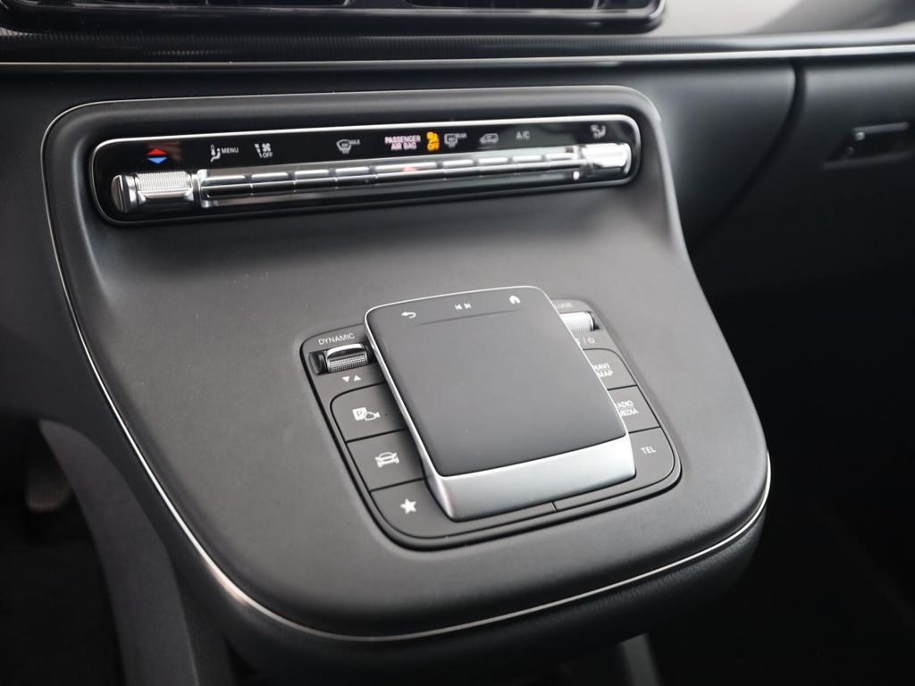 Mercedes-Benz 2024