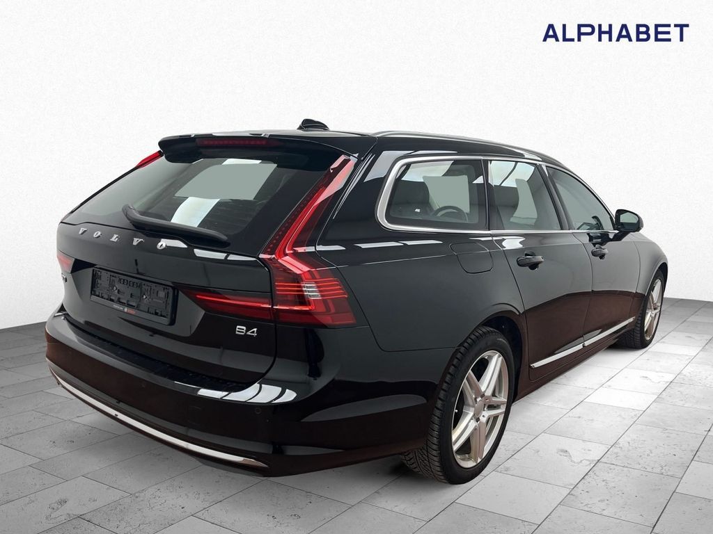 Volvo V90 2022