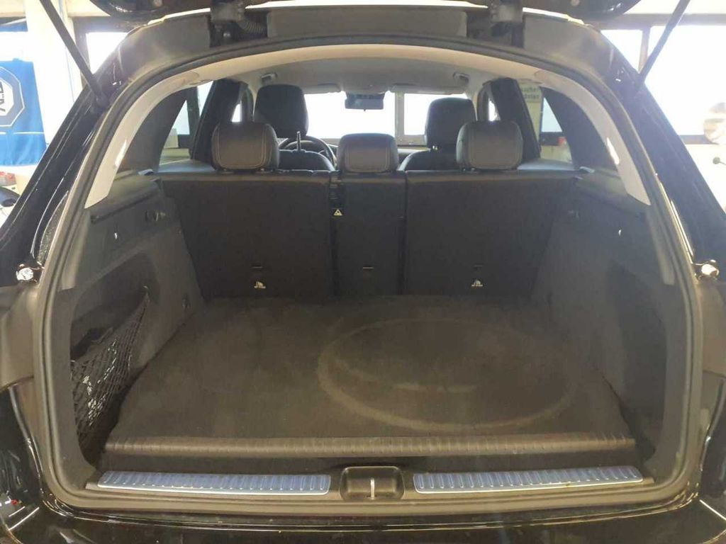 Mercedes-Benz GLC 300 2021