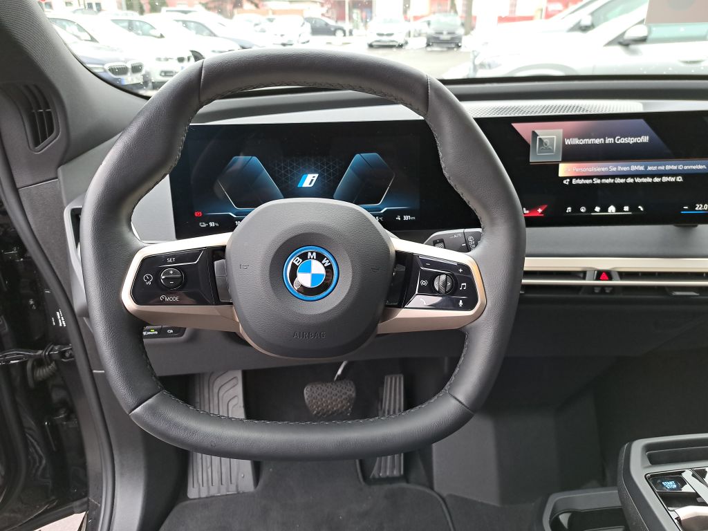 BMW iX 2023