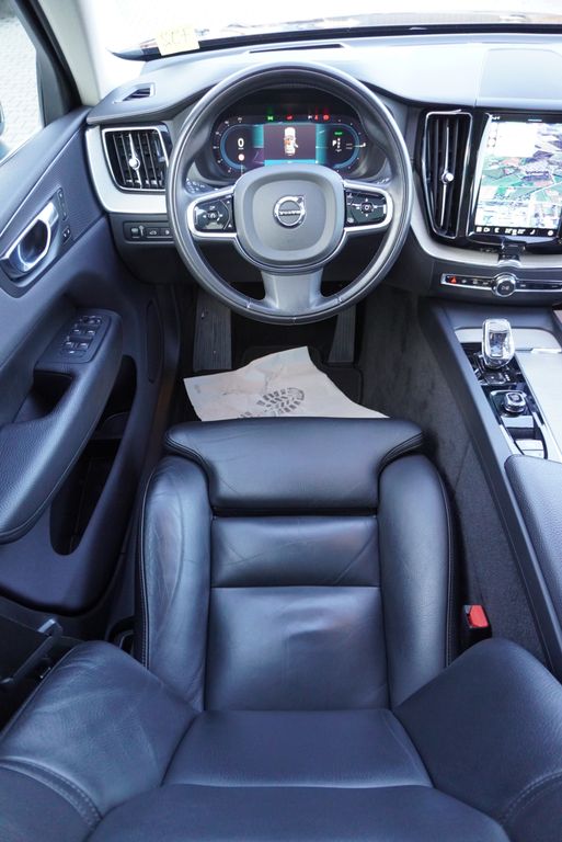 Volvo XC60 2022