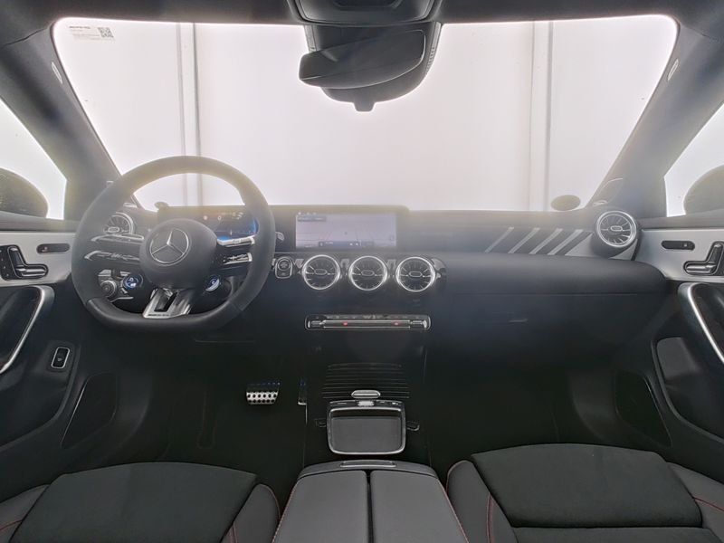Mercedes-Benz CLA 35 AMG 2025