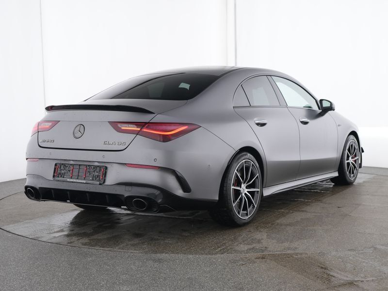 Mercedes-Benz CLA 35 AMG 2025