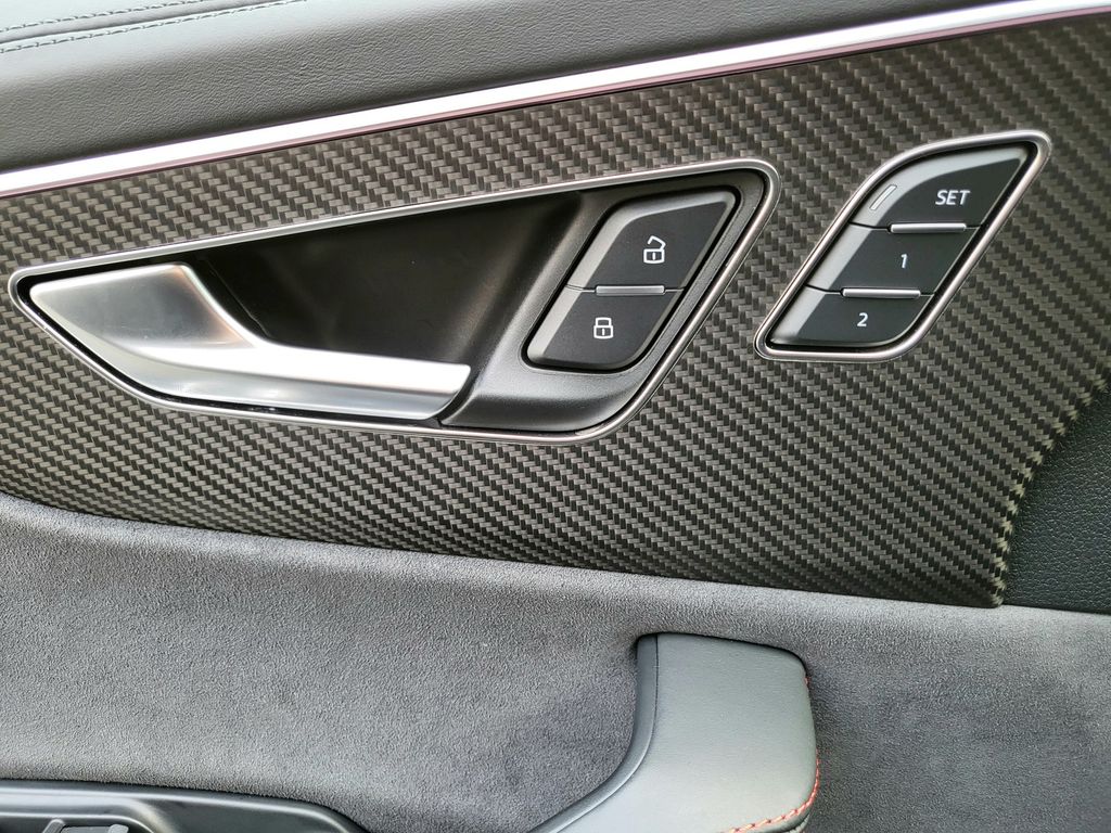 Audi RSQ8 2024