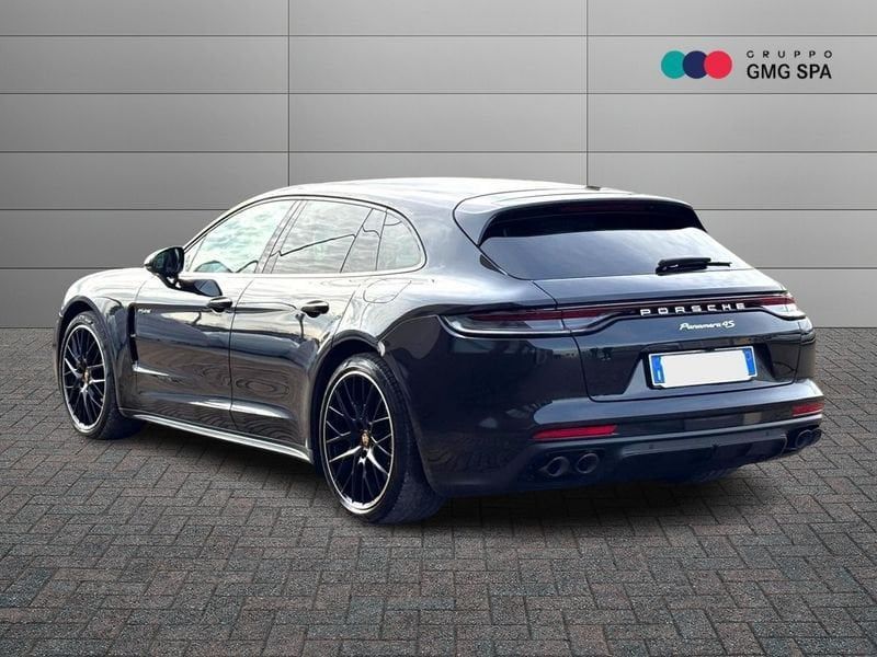 Porsche Panamera 2021