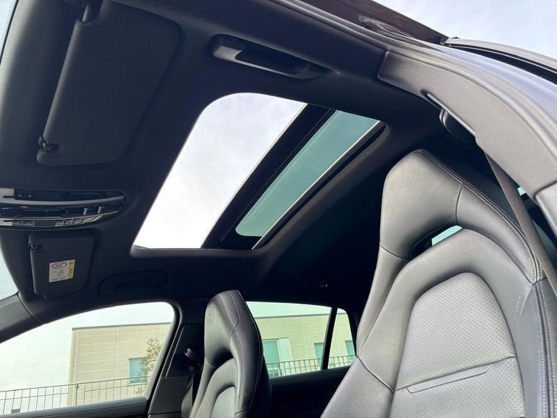 Porsche Panamera 2021