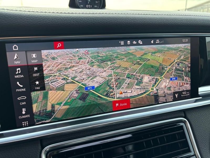 Porsche Panamera 2021