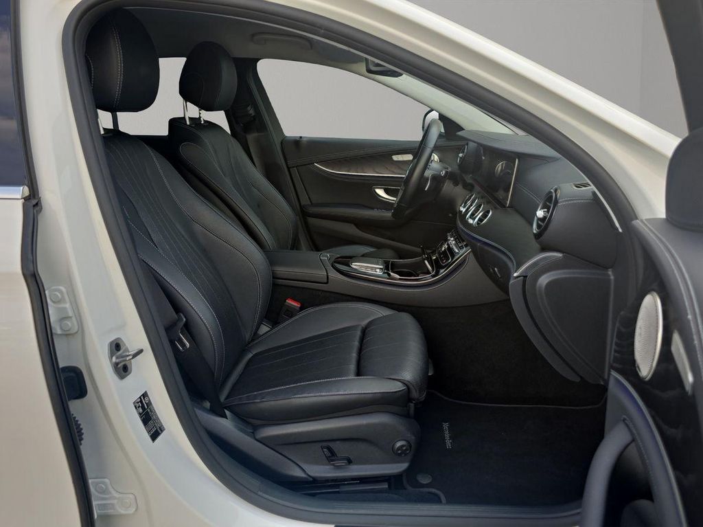 Mercedes-Benz E 300 2022