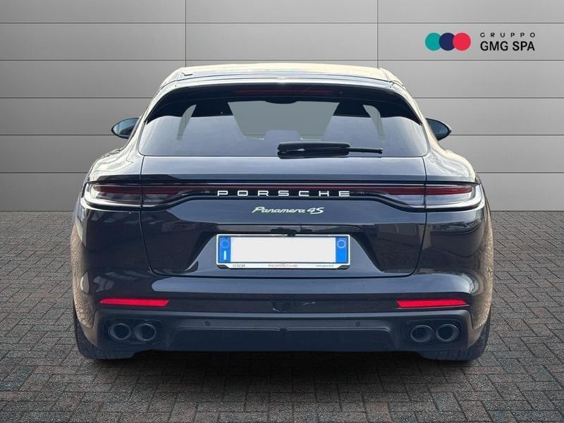 Porsche Panamera 2021