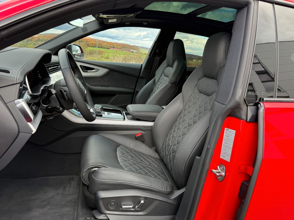 Audi SQ8 2025