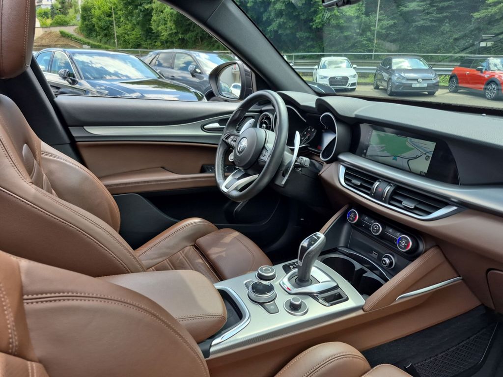 Alfa Romeo Stelvio 2021