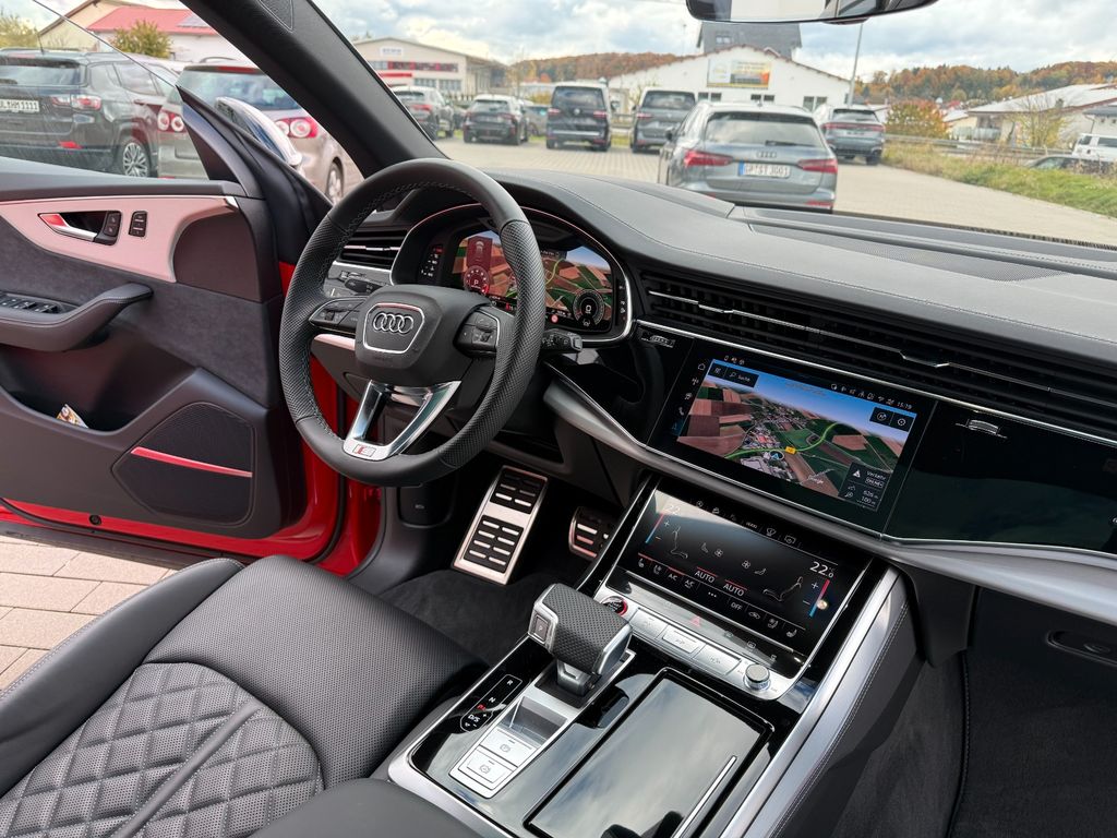 Audi SQ8 2025