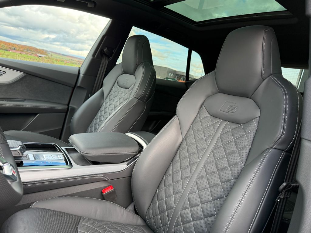Audi SQ8 2025