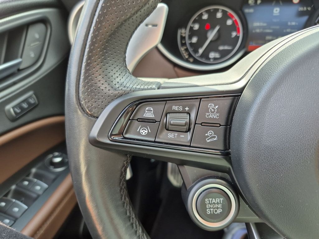 Alfa Romeo Stelvio 2021