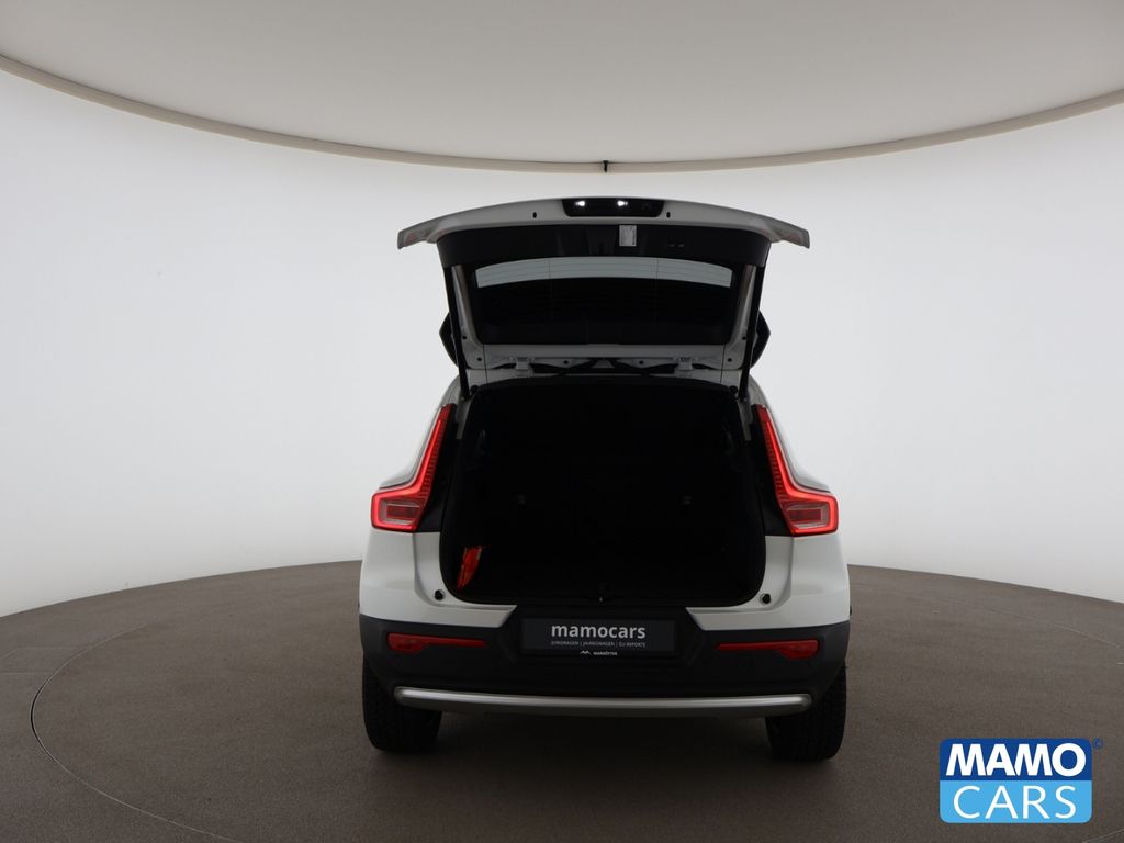 Volvo XC40 2025