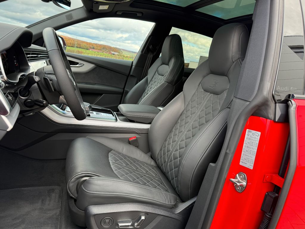 Audi SQ8 2025