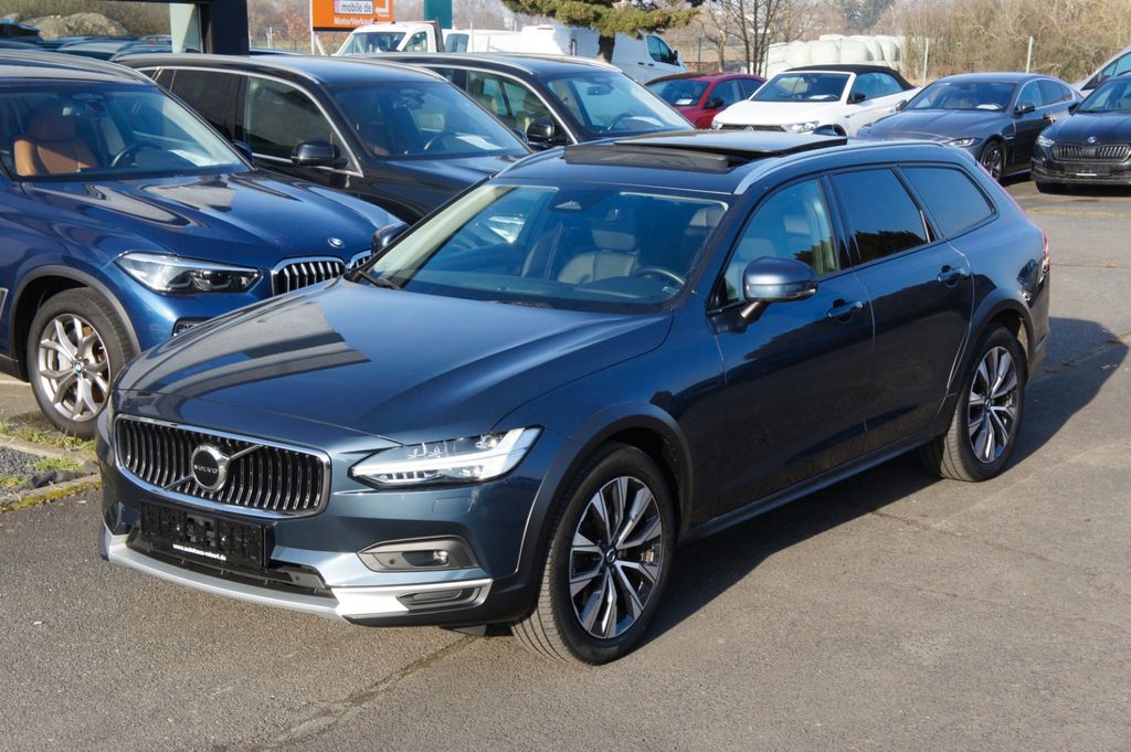 Volvo V90 Cross Country 2022