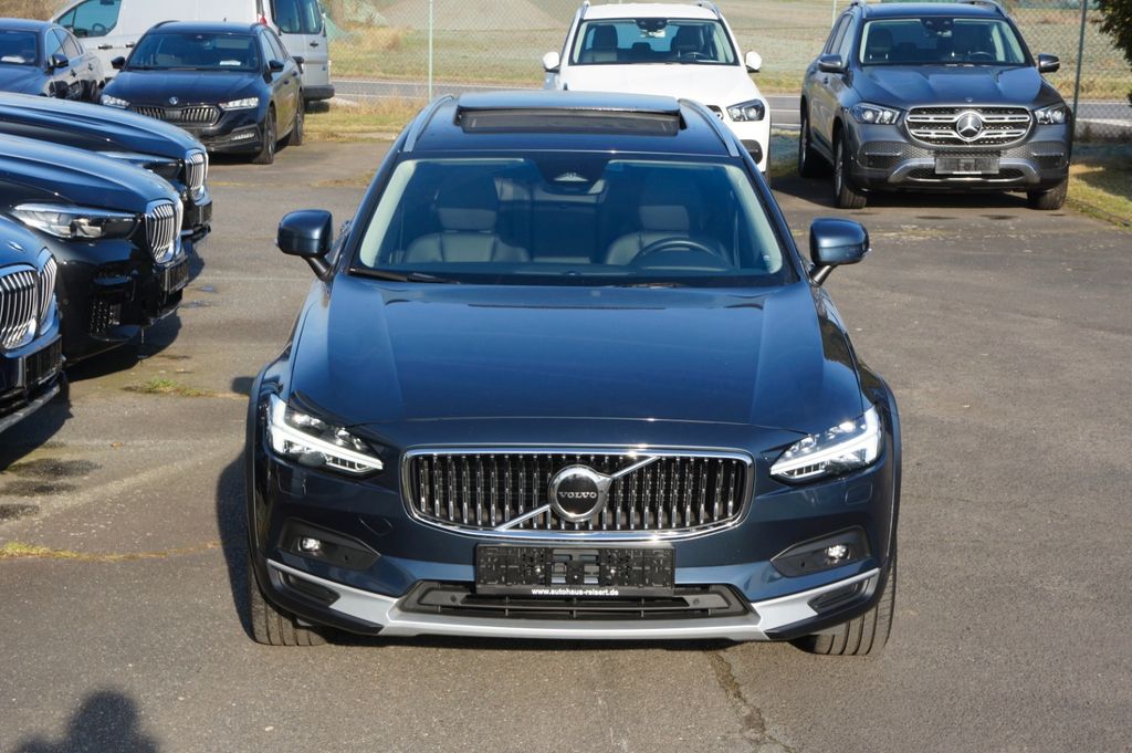 Volvo V90 Cross Country 2022