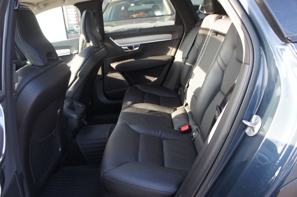 Volvo V90 Cross Country 2022