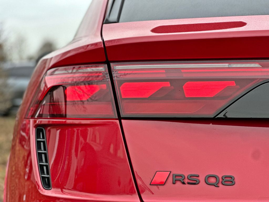 Audi RSQ8 2024