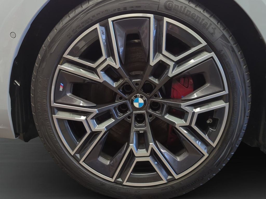 BMW i5 2025