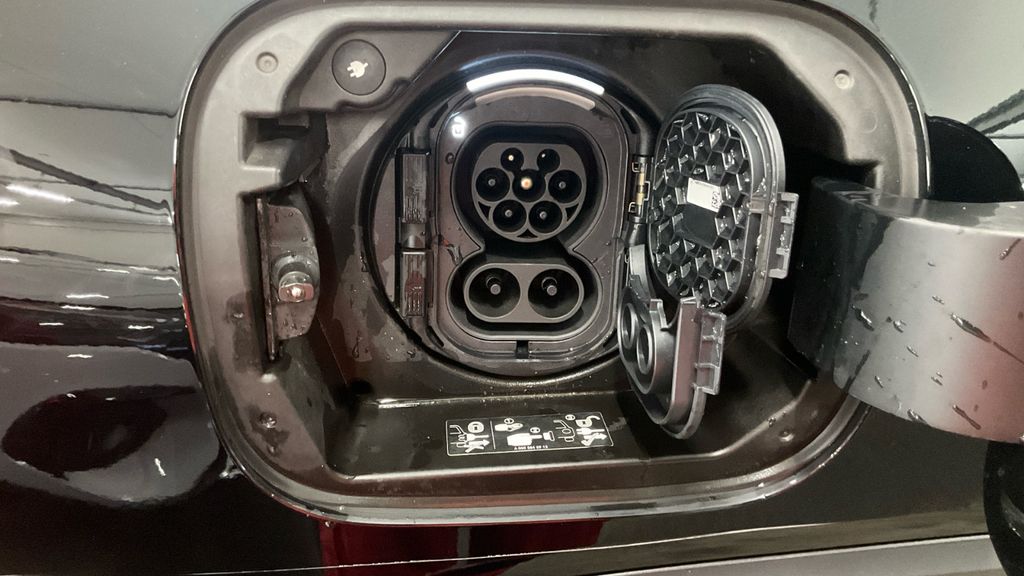 Mercedes-Benz EQB 2022