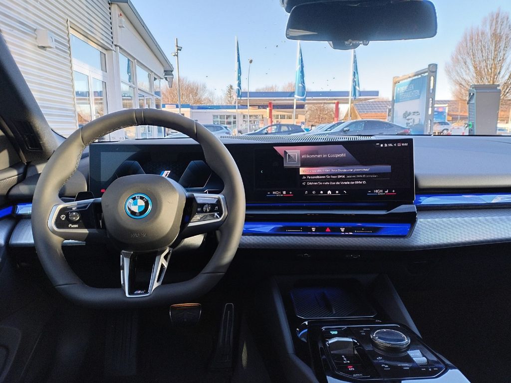 BMW i5