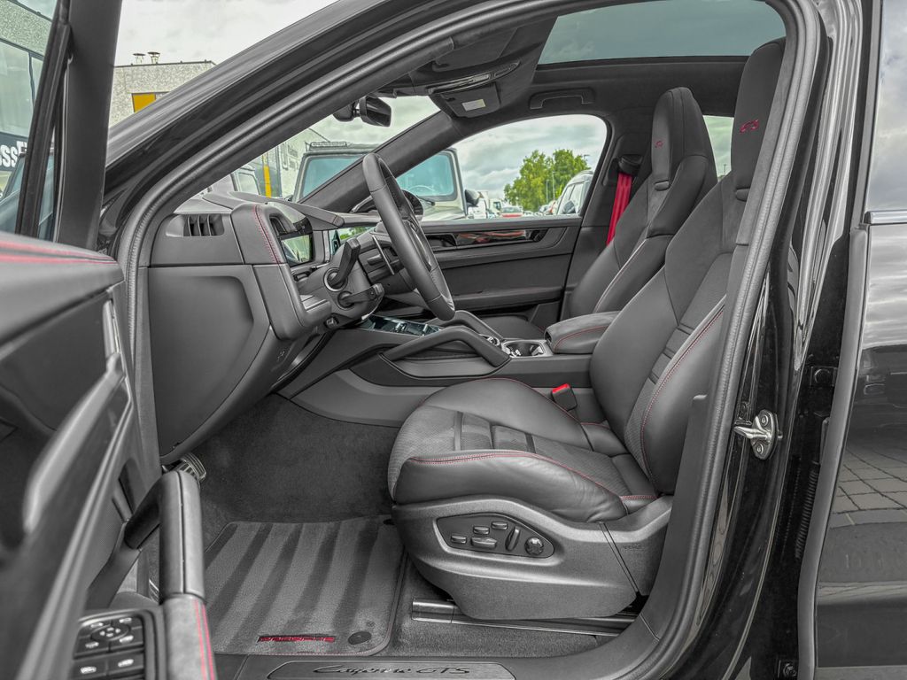 Porsche Cayenne 2025