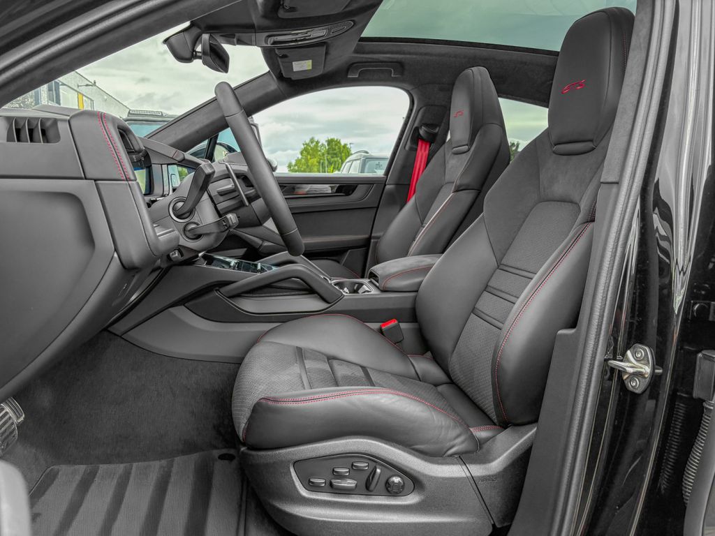 Porsche Cayenne 2025