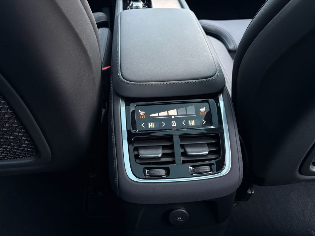 Volvo XC90 2025