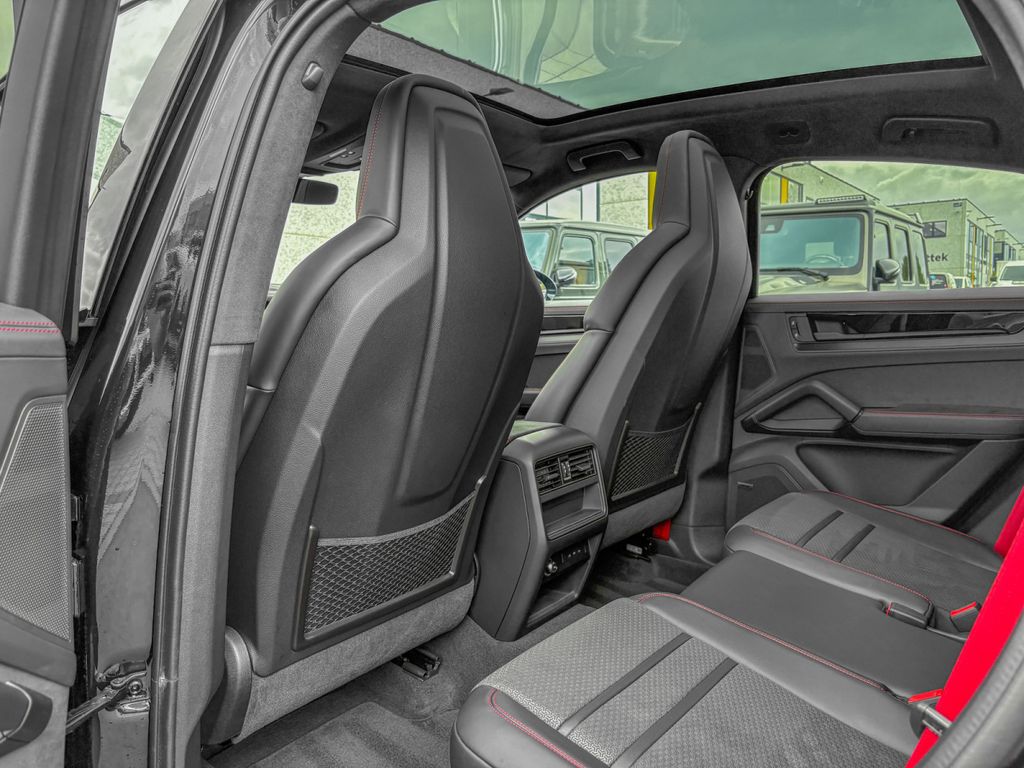Porsche Cayenne 2025