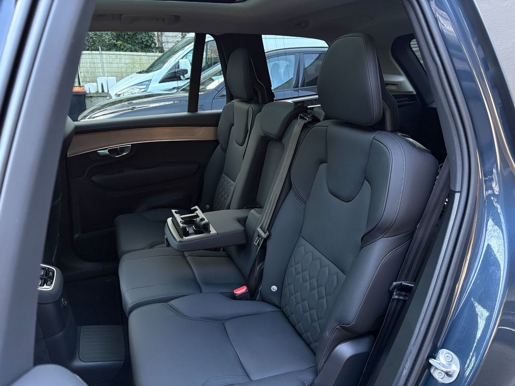 Volvo XC90 2025