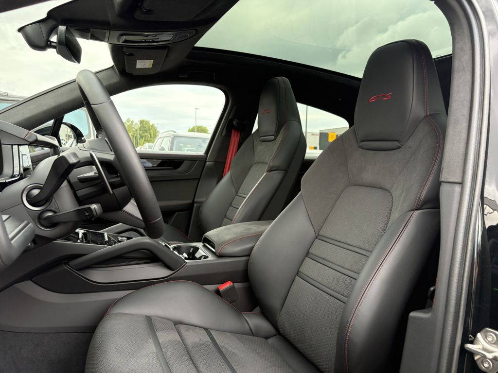 Porsche Cayenne 2025