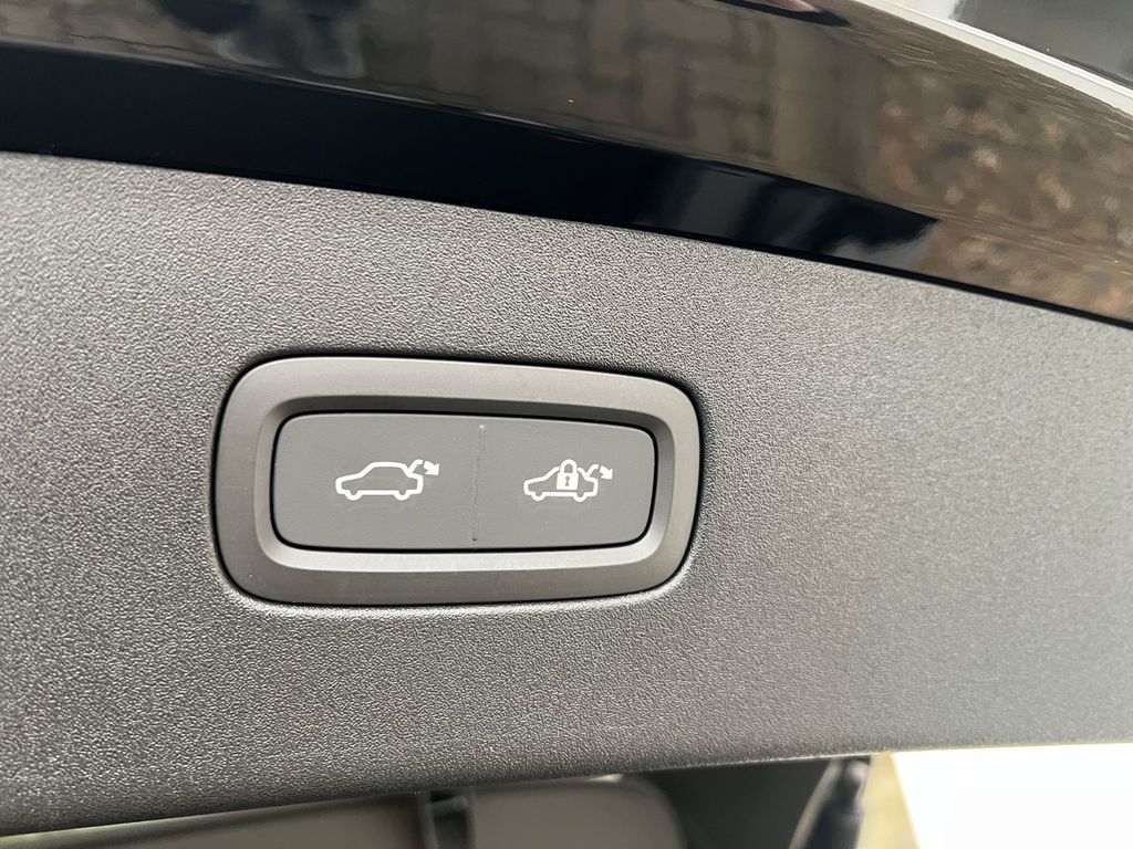 Volvo ES90 2025