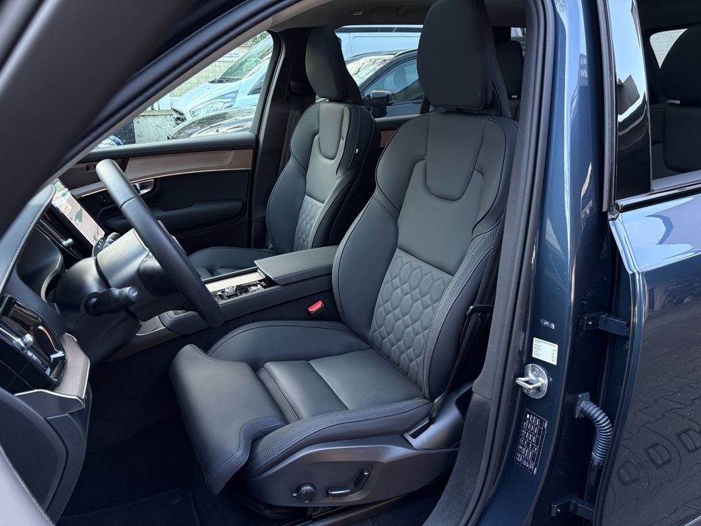 Volvo XC90 2025